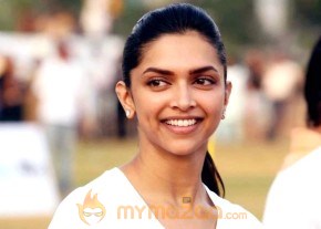 Akshay, Deepika at Housefull Cricket Match photo 12