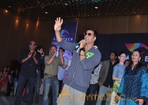 Akshay,Tamanna Promotes Entertainment Movie Photos photo 17