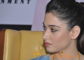 Akshay,Tamanna Promotes Entertainment Movie Photos photo 82