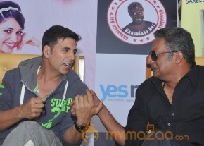 Akshay,Tamanna Promotes Entertainment Movie Photos photo 4