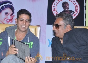 Akshay,Tamanna Promotes Entertainment Movie Photos photo 50