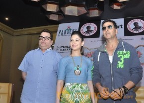 Akshay,Tamanna Promotes Entertainment Movie Photos photo 41