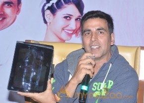 Akshay,Tamanna Promotes Entertainment Movie Photos photo 15