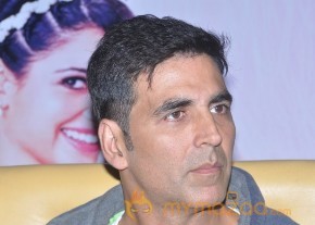 Akshay,Tamanna Promotes Entertainment Movie Photos photo 43