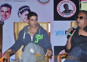 Akshay,Tamanna Promotes Entertainment Movie Photos photo 22