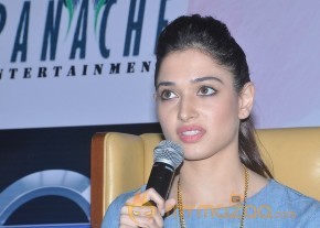 Akshay,Tamanna Promotes Entertainment Movie Photos photo 20