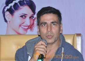 Akshay,Tamanna Promotes Entertainment Movie Photos photo 46