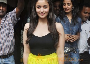 Alia Bhatt Launch Art Exhibition SPLASSH  photo 21