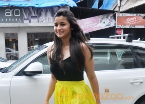 Alia Bhatt Launch Art Exhibition SPLASSH  photo 19