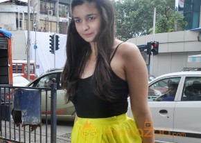 Alia Bhatt Launch Art Exhibition SPLASSH  photo 8