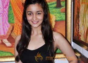 Alia Bhatt Launch Art Exhibition SPLASSH  photo 18