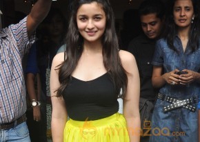 Alia Bhatt Launch Art Exhibition SPLASSH  photo 28