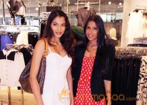 Alia Bhatt Launch Forever 21 Store  photo 17