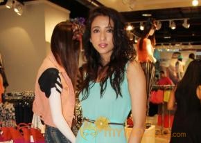 Alia Bhatt Launch Forever 21 Store  photo 13