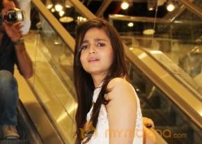 Alia Bhatt Launch Forever 21 Store  photo 19
