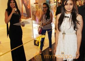 Alia Bhatt Launch Forever 21 Store  photo 18