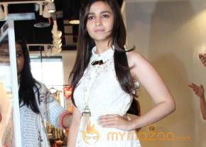 Alia Bhatt Launch Forever 21 Store  photo 11
