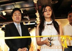 Alia Bhatt Launch Forever 21 Store  photo 6