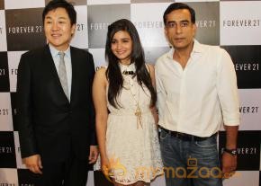 Alia Bhatt Launch Forever 21 Store  photo 3