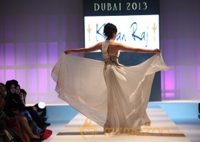 Anjana Sukhani Ramp Walk at Fashion Me 2013 Finale  photo 27
