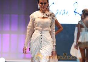 Anjana Sukhani Ramp Walk at Fashion Me 2013 Finale  photo 18