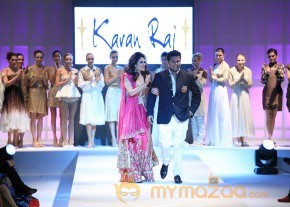 Anjana Sukhani Ramp Walk at Fashion Me 2013 Finale  photo 2