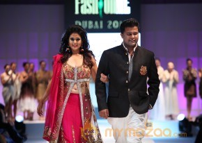 Anjana Sukhani Ramp Walk at Fashion Me 2013 Finale  photo 7