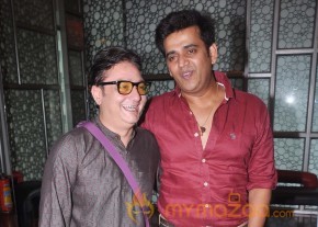 'Bajatey Raho' Movie First Look Launch  