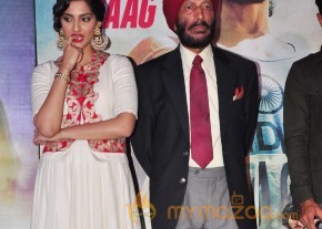 Bhaag Milkha Bhaag Movie Trailer & Music Launch   photo 11