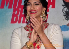 Bhaag Milkha Bhaag Movie Trailer & Music Launch   photo 43