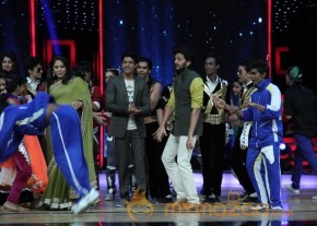 Bhaag Milkha Bhaag Promotion At India's Dancing Superstars  photo 3