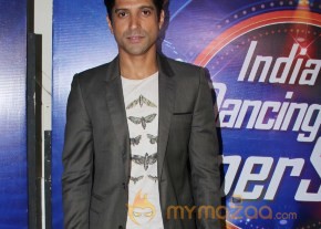 Bhaag Milkha Bhaag Promotion At India's Dancing Superstars  photo 8