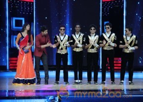 Bhaag Milkha Bhaag Promotion At India's Dancing Superstars  photo 14