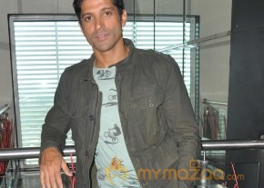 Bhaag Milkha Bhaag Promotion On sets of IIJ  photo 17