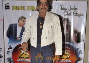 Bolly Celebs at 25 films CCP of Vashu Bhagnani photo 50
