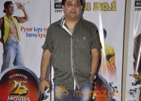 Bolly Celebs at 25 films CCP of Vashu Bhagnani photo 12