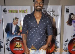 Bolly Celebs at 25 films CCP of Vashu Bhagnani photo 16