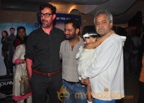Bolly Celebs at AANKHON DEKHI premiere Photos photo 9