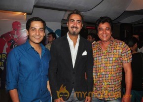 Bolly Celebs at AANKHON DEKHI premiere Photos photo 25
