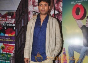 Bolly Celebs at AANKHON DEKHI premiere Photos photo 10