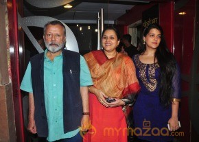 Bolly Celebs at AANKHON DEKHI premiere Photos