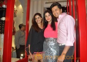 Bolly Celebs at BANDRA 190 store launch Photos photo 36