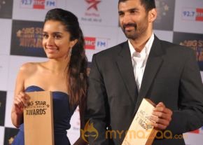 Bolly Celebs at BSE AWARDS 2013 Photos photo 4