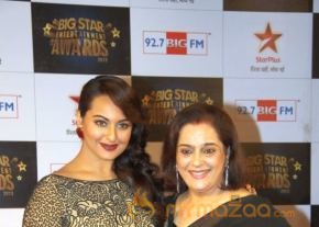 Bolly Celebs at BSE AWARDS 2013 Photos photo 21