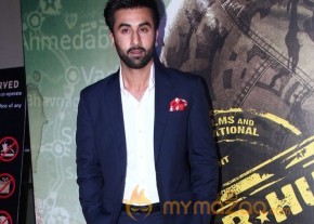 Bolly Celebs At Lekar Hum Deewana Dil Premiere photo 41