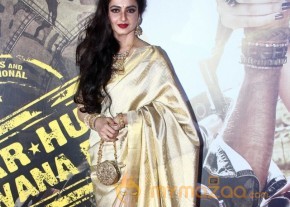 Bolly Celebs At Lekar Hum Deewana Dil Premiere photo 36