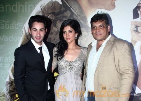 Bolly Celebs At Lekar Hum Deewana Dil Premiere photo 17