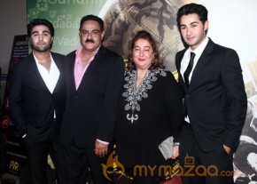 Bolly Celebs At Lekar Hum Deewana Dil Premiere photo 12