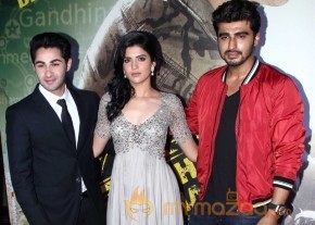 Bolly Celebs At Lekar Hum Deewana Dil Premiere photo 27