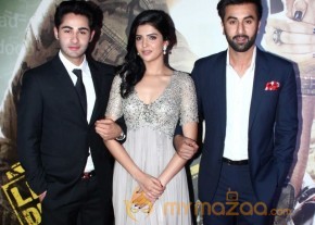 Bolly Celebs At Lekar Hum Deewana Dil Premiere photo 20